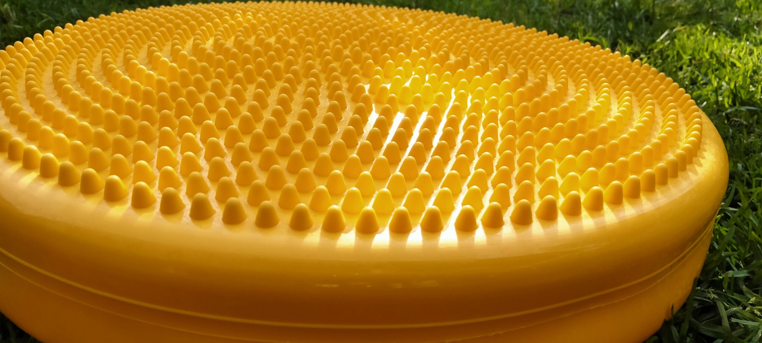 Poduszka sensoryczna Ø33 cm (żółta) - obrazek 2